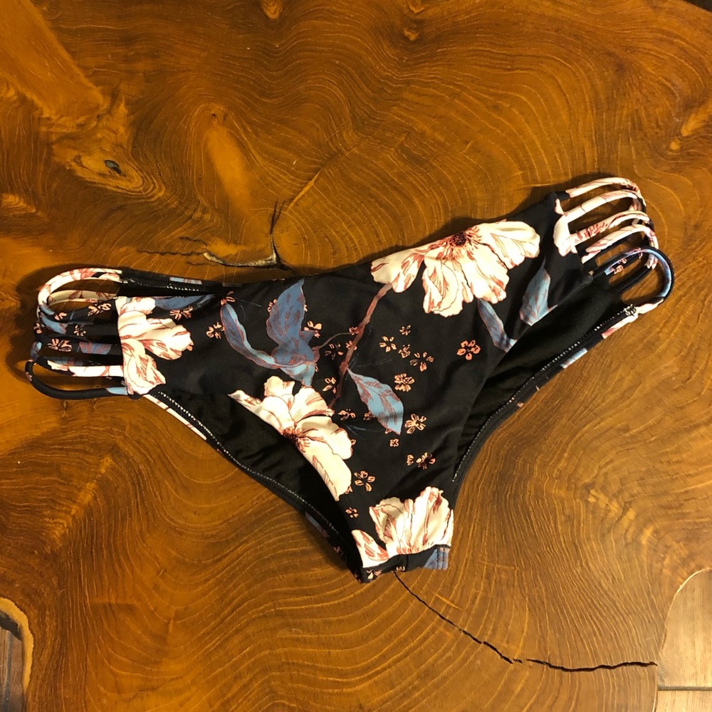 Billabong bikini bottoms